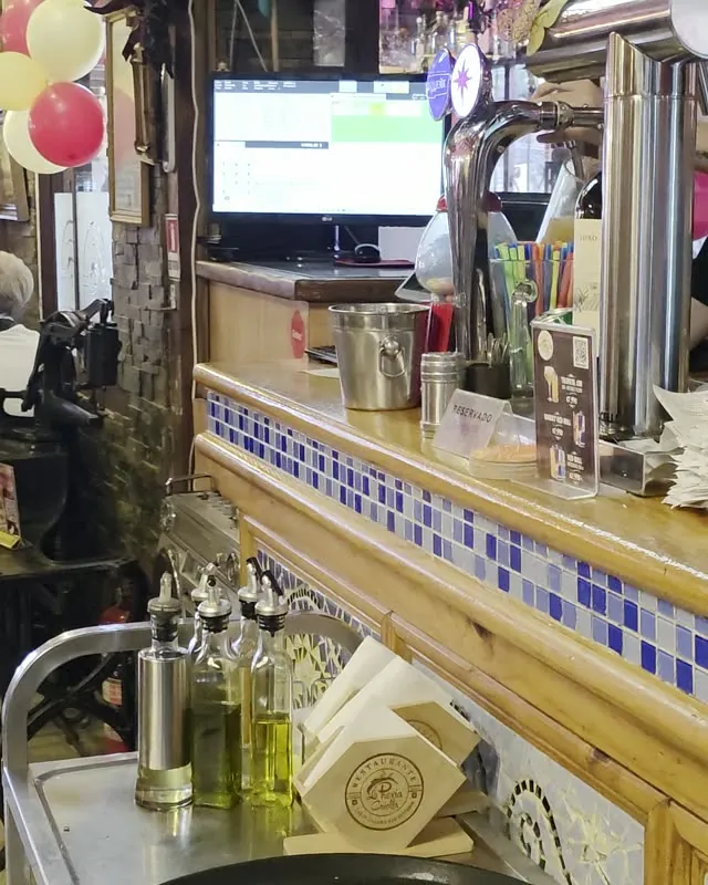 POS antiguo en la barra