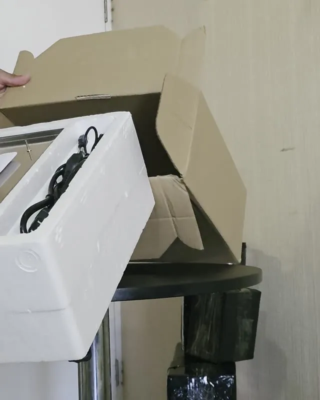 Caja armada alrededor del equipo